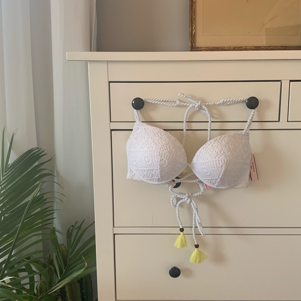 New with tags Victoria’s Secret Bathing suit top